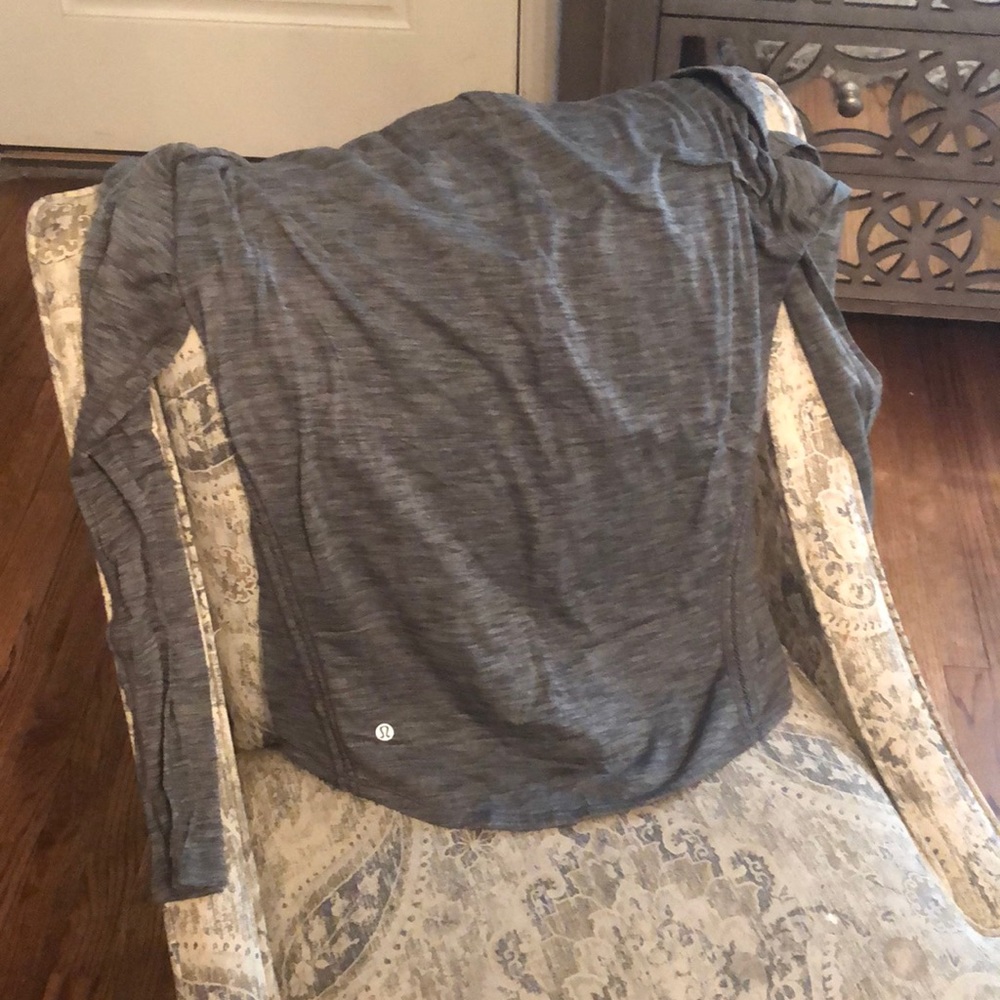 Lululemon light top